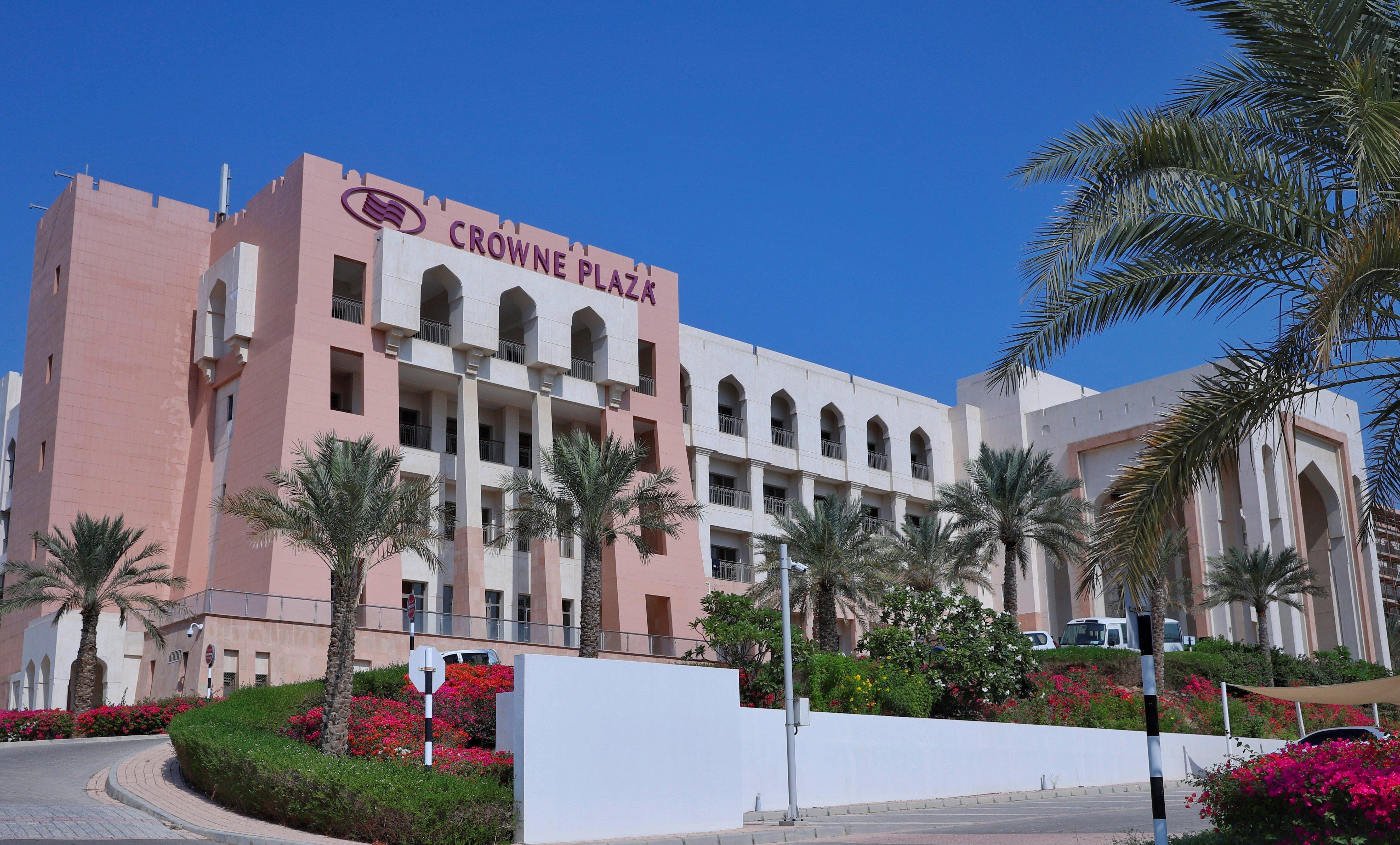 Crowne Plaza Sohar By Ihg Hotel Exterior photo