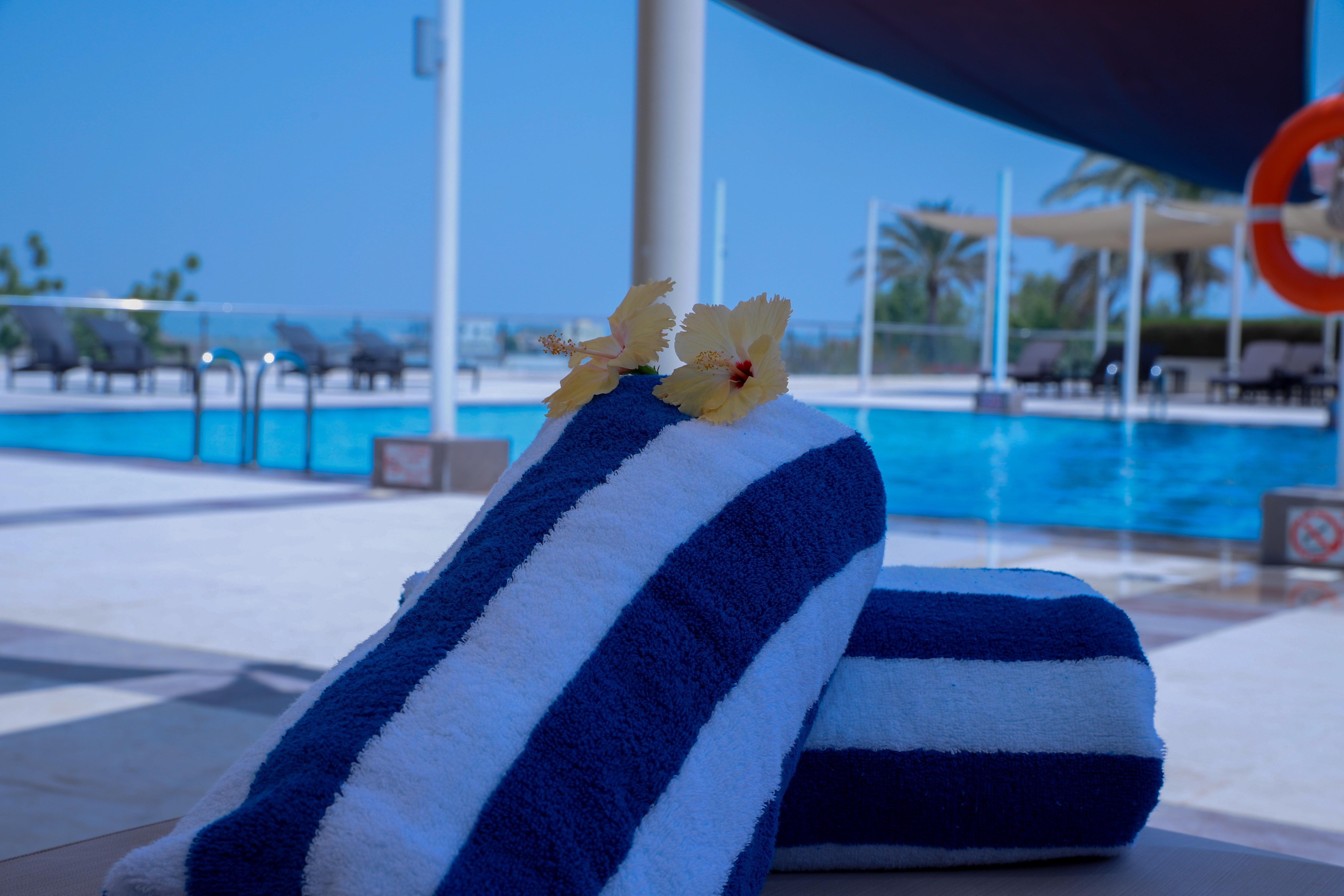 Crowne Plaza Sohar By Ihg Hotel Exterior photo