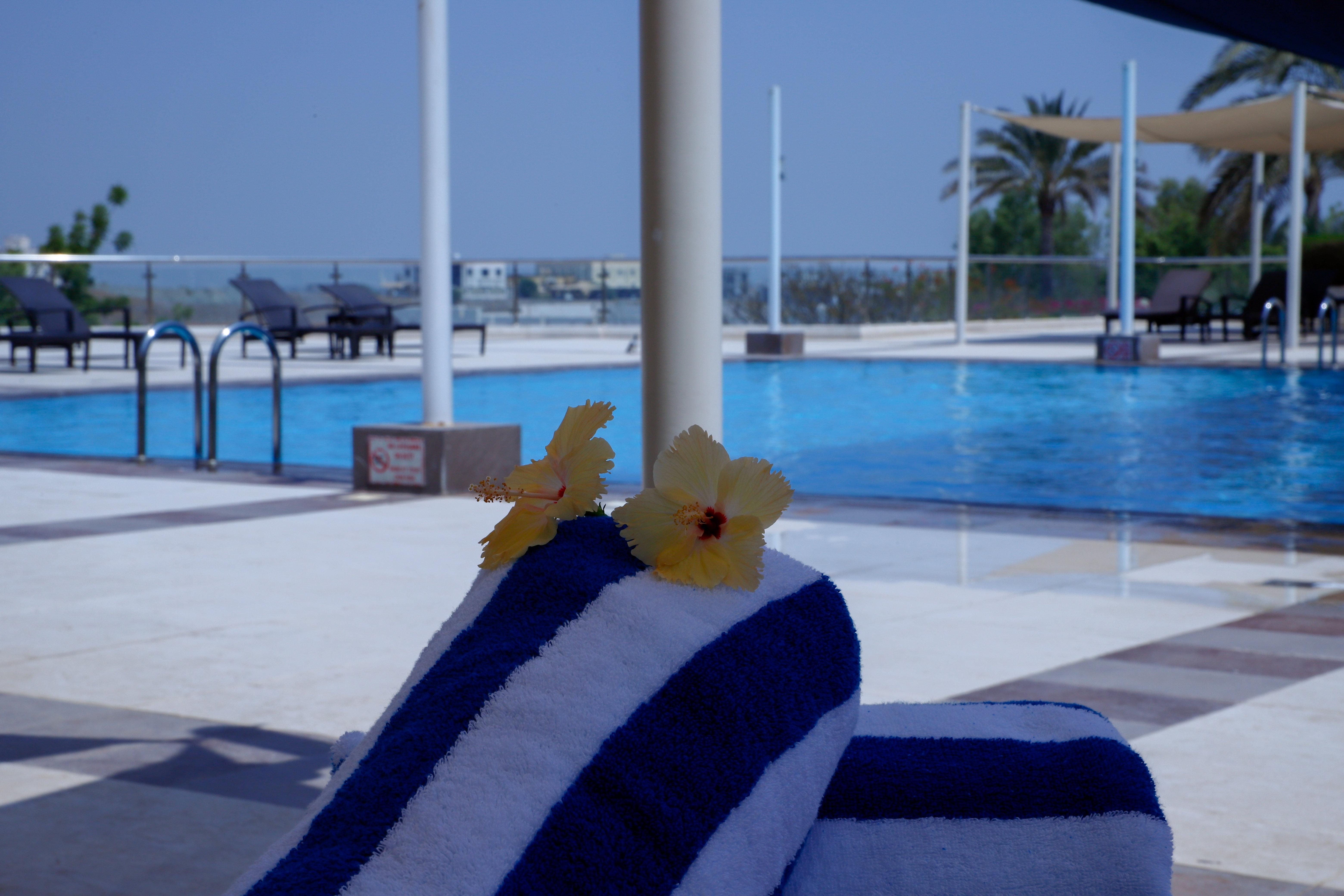 Crowne Plaza Sohar By Ihg Hotel Exterior photo