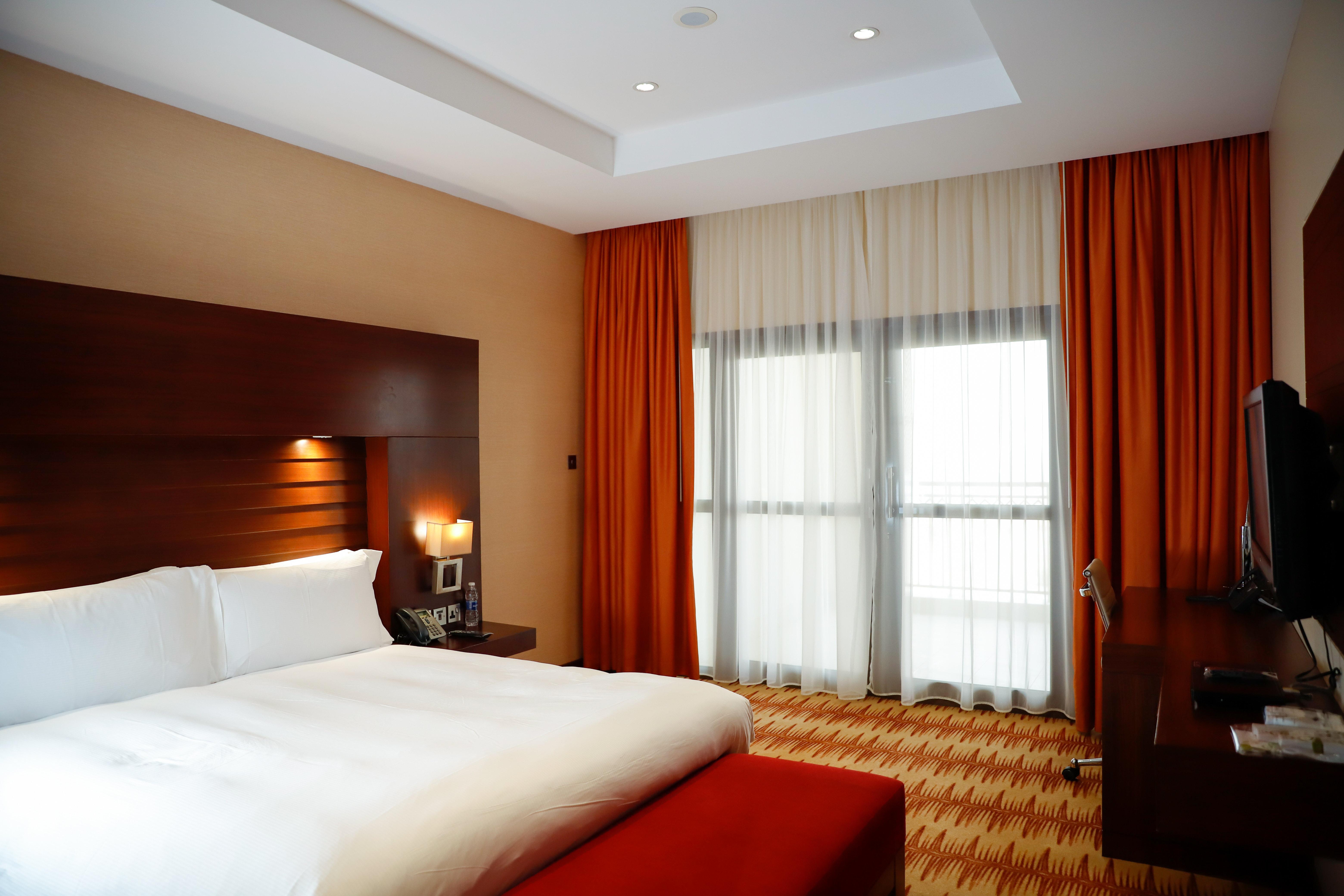 Crowne Plaza Sohar By Ihg Hotel Exterior photo