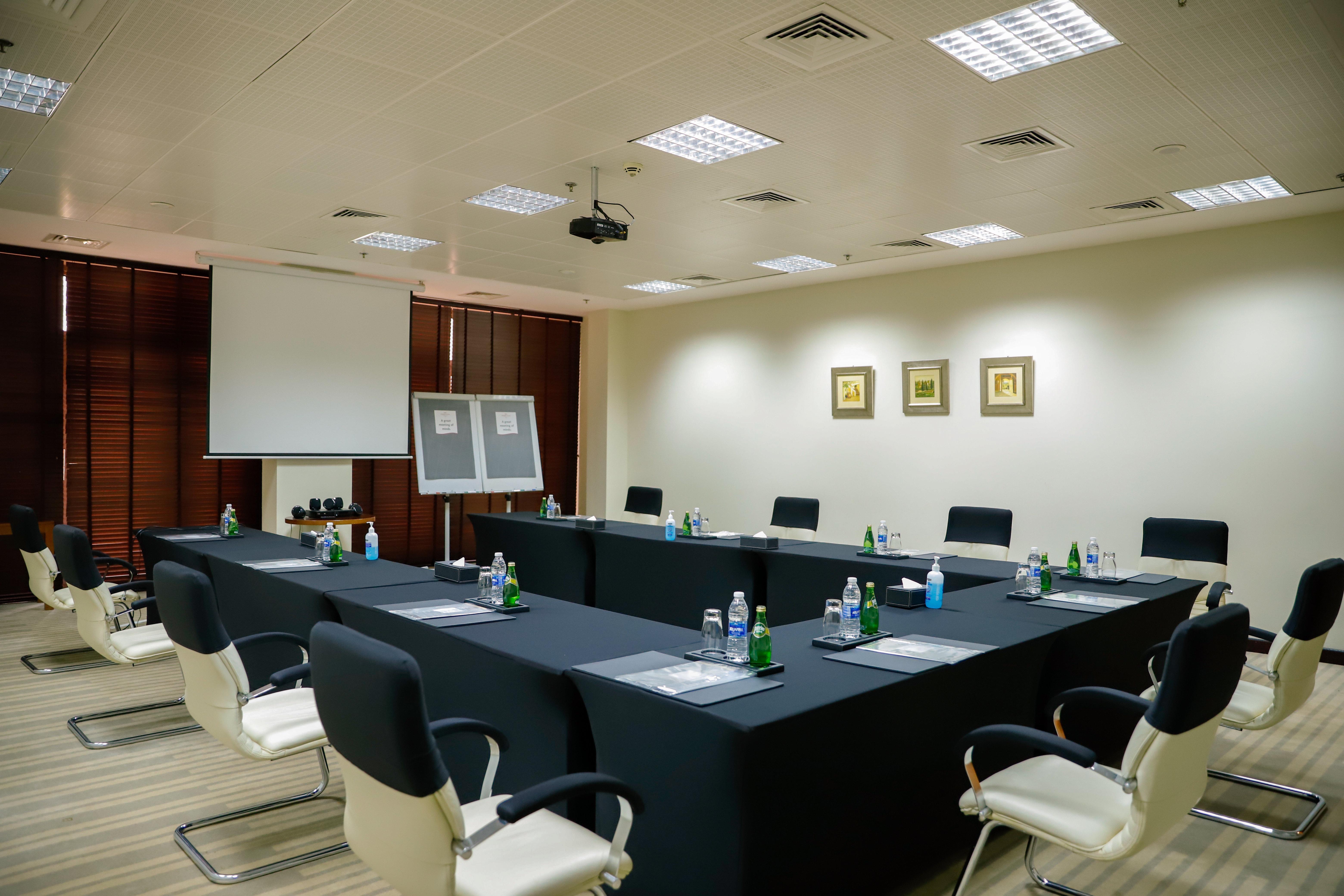 Crowne Plaza Sohar By Ihg Hotel Exterior photo