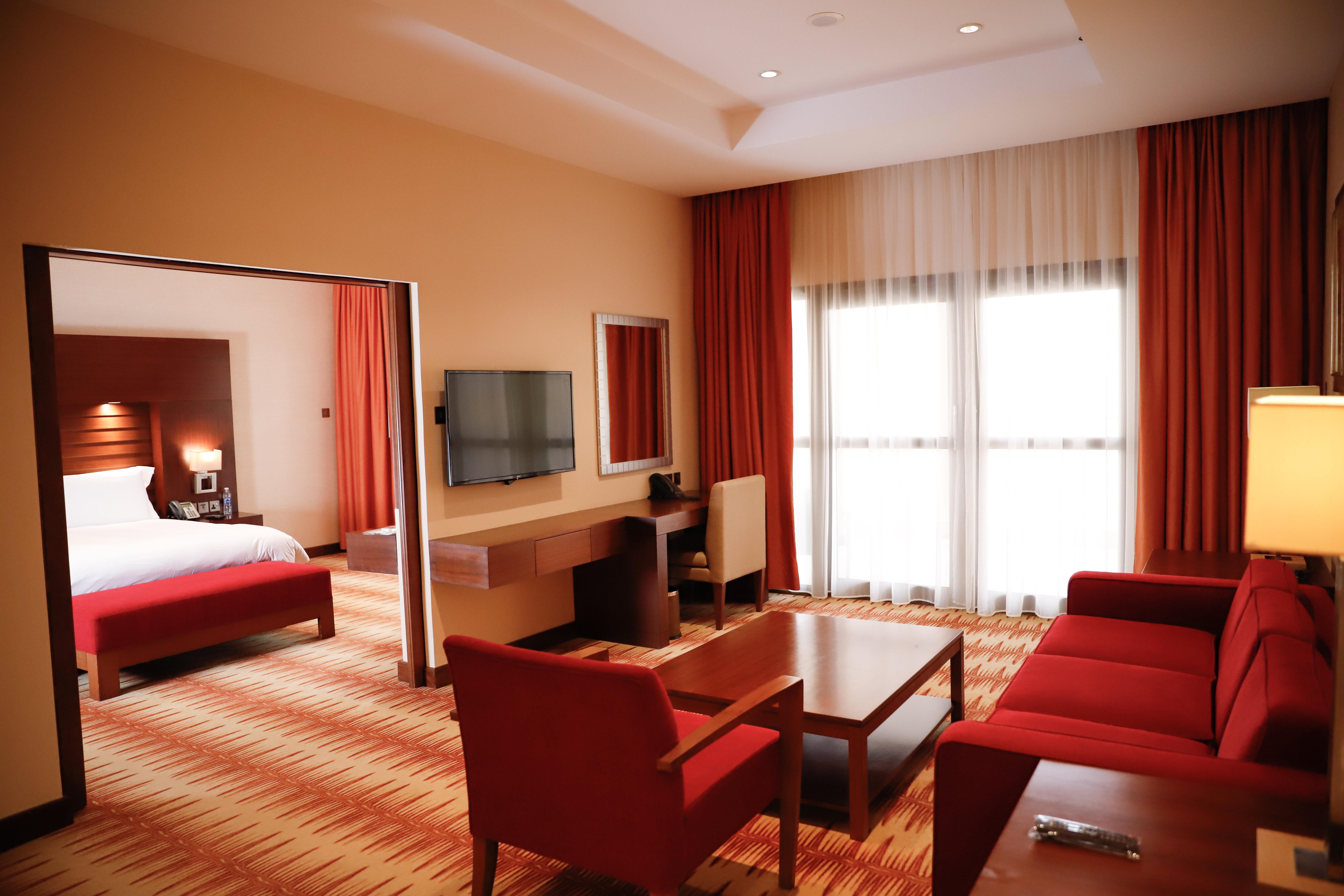 Crowne Plaza Sohar By Ihg Hotel Exterior photo