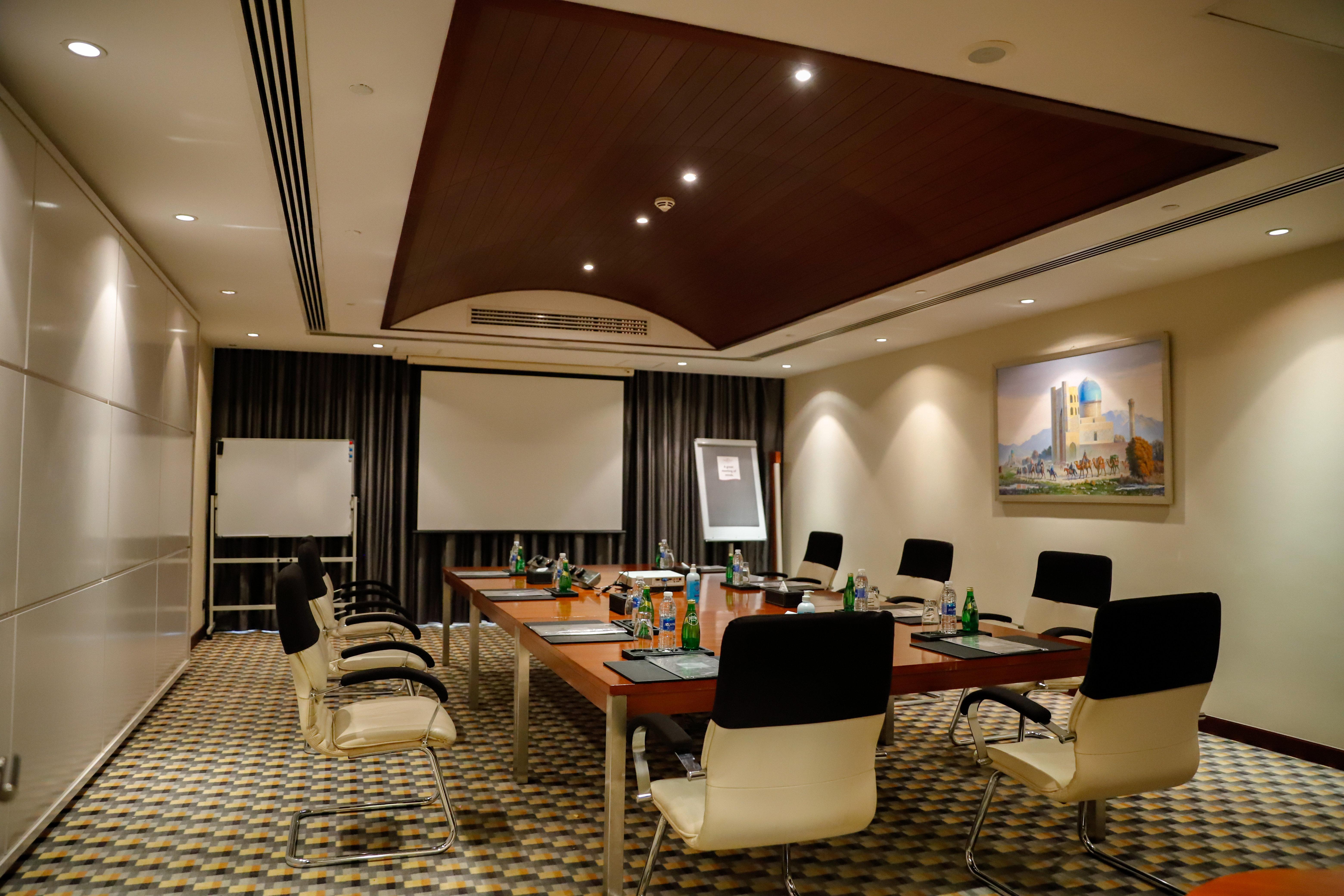 Crowne Plaza Sohar By Ihg Hotel Exterior photo